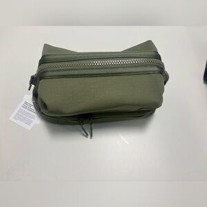 Lululemon Dual-Compartment Toiletry Bag BNWT